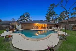 10023 Sweet Gum Ln, Baytown, TX 77521 - Photo 1