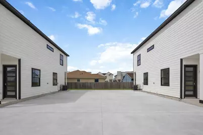 4804 Carmen Street #A-B, Houston, TX 77033 - Photo 3