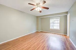 8229 Kingsbrook Rd, Houston, TX 77024 - Photo 21