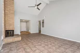 2015 Braesmeadow Ln, Sugar Land, TX 77479 - Photo 5