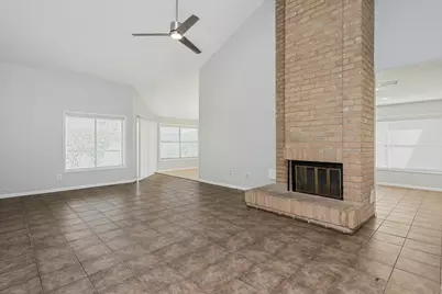 2015 Braesmeadow Lane, Sugar Land, TX 77479 - Photo 3