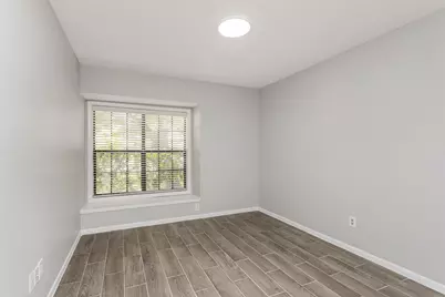 2015 Braesmeadow Lane, Sugar Land, TX 77479 - Photo 17