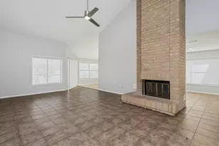 2015 Braesmeadow Ln, Sugar Land, TX 77479 - Photo 3