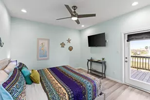 990 Jean St, Gilchrist, TX 77617 - Photo 13