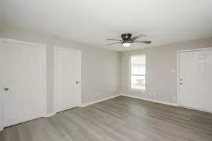 6014 Collingsworth St, Houston, TX 77026 - Photo 9