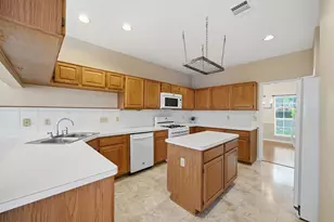 2255 Broadlawn Dr, Houston, TX 77058 - Photo 17