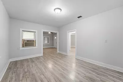 811 W Broad Street, Freeport, TX 77541 - Photo 11
