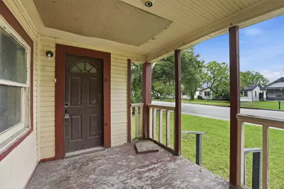 811 W Broad Street, Freeport, TX 77541 - Photo 5