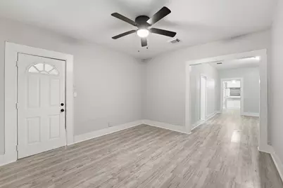 811 W Broad Street, Freeport, TX 77541 - Photo 7
