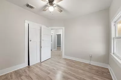 811 W Broad Street, Freeport, TX 77541 - Photo 15