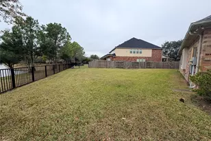 2403 Galleon Point Ct, Pearland, TX 77584 - Photo 29