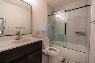 10811 Richmond Ave, Houston, TX 77042 - Photo 13