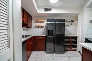 10811 Richmond Ave, Houston, TX 77042 - Photo 7