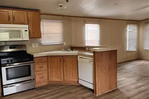 502 Magnusson, Palacios, TX 77414 - Photo 7