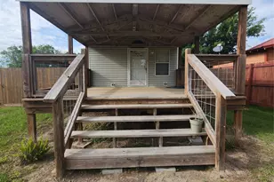 502 Magnusson, Palacios, TX 77414 - Photo 23