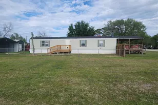 502 Magnusson, Palacios, TX 77414 - Photo 3