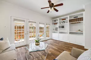 1805 Stoney Brook Dr, Houston, TX 77063 - Photo 9