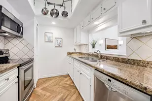 1805 Stoney Brook Dr, Houston, TX 77063 - Photo 5