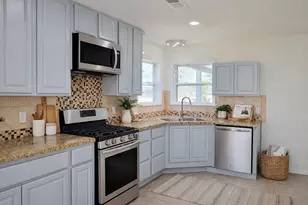 519 N Shady Ln, La Porte, TX 77571 - Photo 5