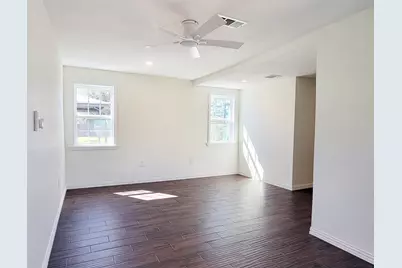 519 N Shady Lane, La Porte, TX 77571 - Photo 11