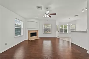202 Pebble Walk Ln, Dickinson, TX 77539 - Photo 5