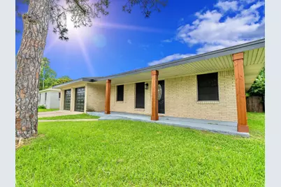 2918 16th Avenue N, Texas City, TX 77590 - Photo 1