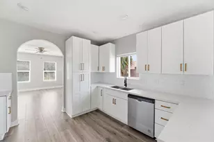 5715 Enid St, Houston, TX 77009 - Photo 9