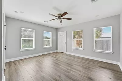 5715 Enid Street, Houston, TX 77009 - Photo 15