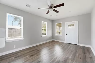 5715 Enid Street, Houston, TX 77009 - Photo 7