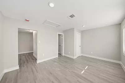 8302 Tavenor Lane, Houston, TX 77075 - Photo 29