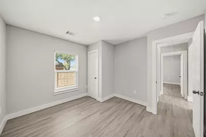 8302 Tavenor Lane, Houston, TX 77075 - Photo 33