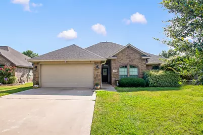 205 Poppy Street, Lake Jackson, TX 77566 - Photo 1