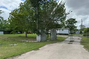 6226 County Rd 48, Rosharon, TX 77583 - Photo 11