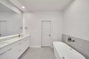 13105 Moncloa Dr, Houston, TX 77047 - Photo 17