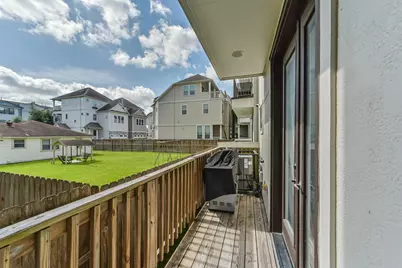 1108 W 15th 1/2 Street, Houston, TX 77008 - Photo 11