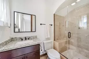 1108 W 15th 1/2 St, Houston, TX 77008 - Photo 9