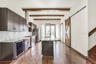 1108 W 15th 1/2 St, Houston, TX 77008 - Photo 3