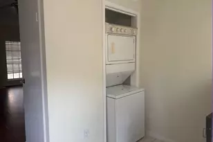 7575 Cambridge St, Houston, TX 77054 - Photo 9