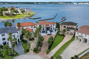 2240 Marina Way, Kemah, TX 77565 - Photo 1