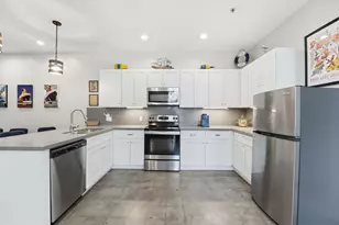 315 Tremont St, Galveston, TX 77550 - Photo 9