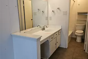 17738 Kings Park Ln, Houston, TX 77058 - Photo 13