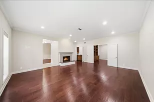 5426 John Dreaper Dr, Houston, TX 77056 - Photo 9