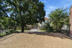 5426 John Dreaper Dr, Houston, TX 77056 - Photo 29