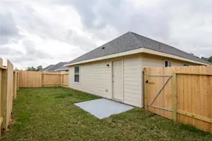 8718 Livings St, Houston, TX 77028 - Photo 3