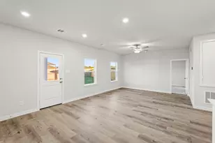 25440 Blossom Ct, Montgomery, TX 77316 - Photo 9