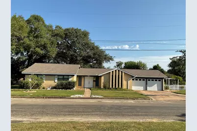 104 Hessler Drive, Hallettsville, TX 77964 - Photo 1