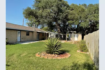 104 Hessler Drive, Hallettsville, TX 77964 - Photo 37