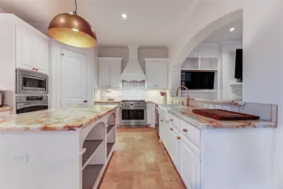 7615 Pine Ridge Terrace Road, Houston, TX 77081 - Photo 15