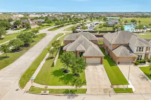 2730 Diamond Vista Ln, Rosharon, TX 77583 - Photo 3
