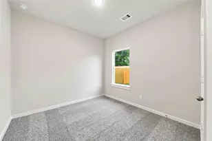 605 Burkett St, Dayton, TX 77535 - Photo 17